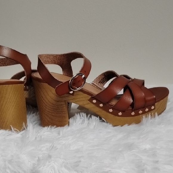NWT Old Navy Brown Platform Open Toe Sandals Boho Feminine 70s - Picture 10 of 15